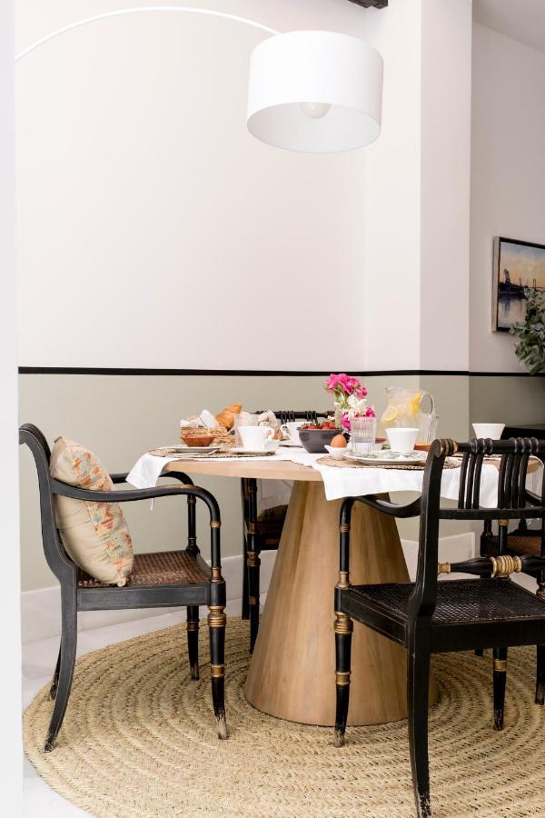 Pasaje Zamora Apartamentos เซบีญา ภายนอก รูปภาพ